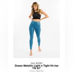 Zyia leggings in ocean metallic blue, size 4